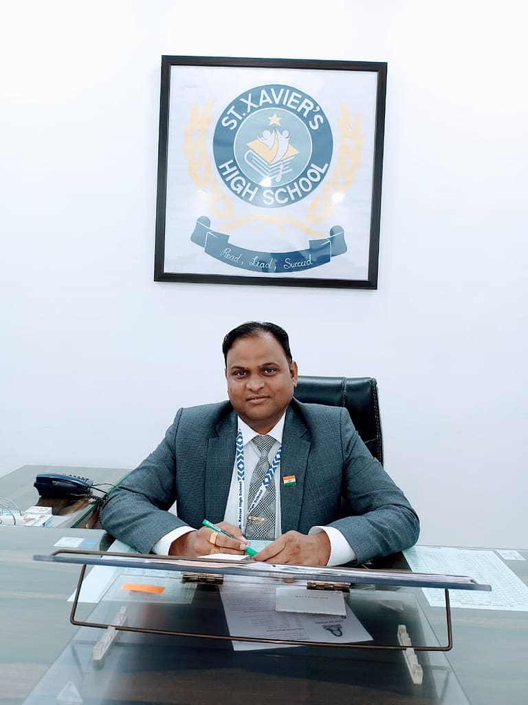 Principal's Desk - Anuj Sinha Sir